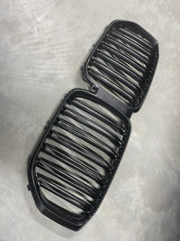 Load image into Gallery viewer, BMW X5 G05 GRILLES CARBON FRONT KIDNEY GRILL GRILLE 2018+ TWIN SLAT
